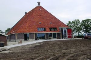 Verbouw / renovatie en onderhoud woonboerderij en stal te It Heidenskip